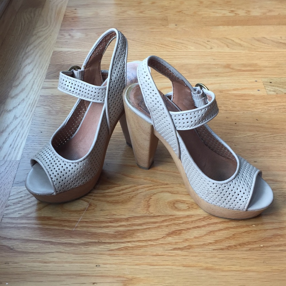 Lucky Brand Wood platforms, size 5.5. Gently worn